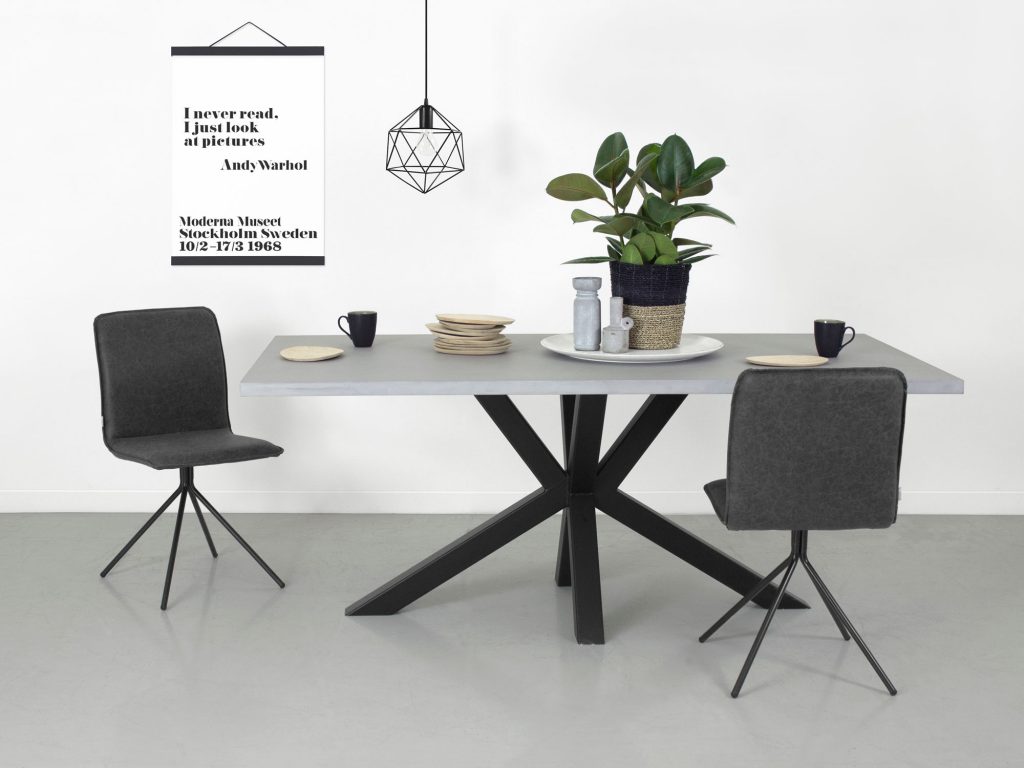 Industriele tafel Stevik met betonnen tafelblad