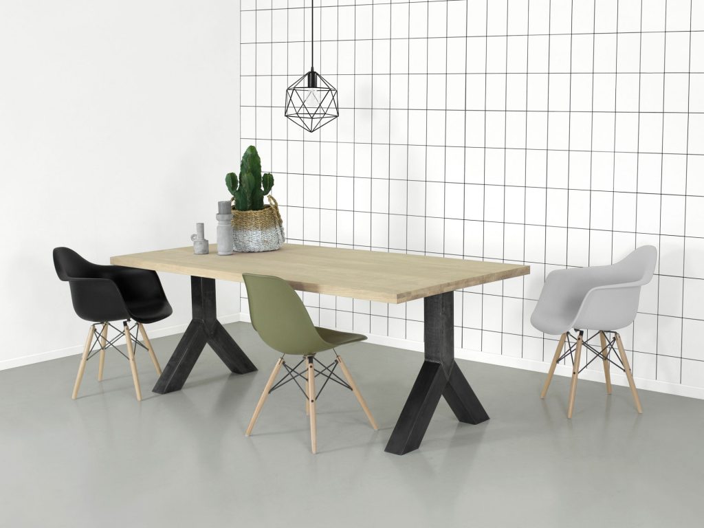 Industriele eettafel Yara met Y-poot van staal