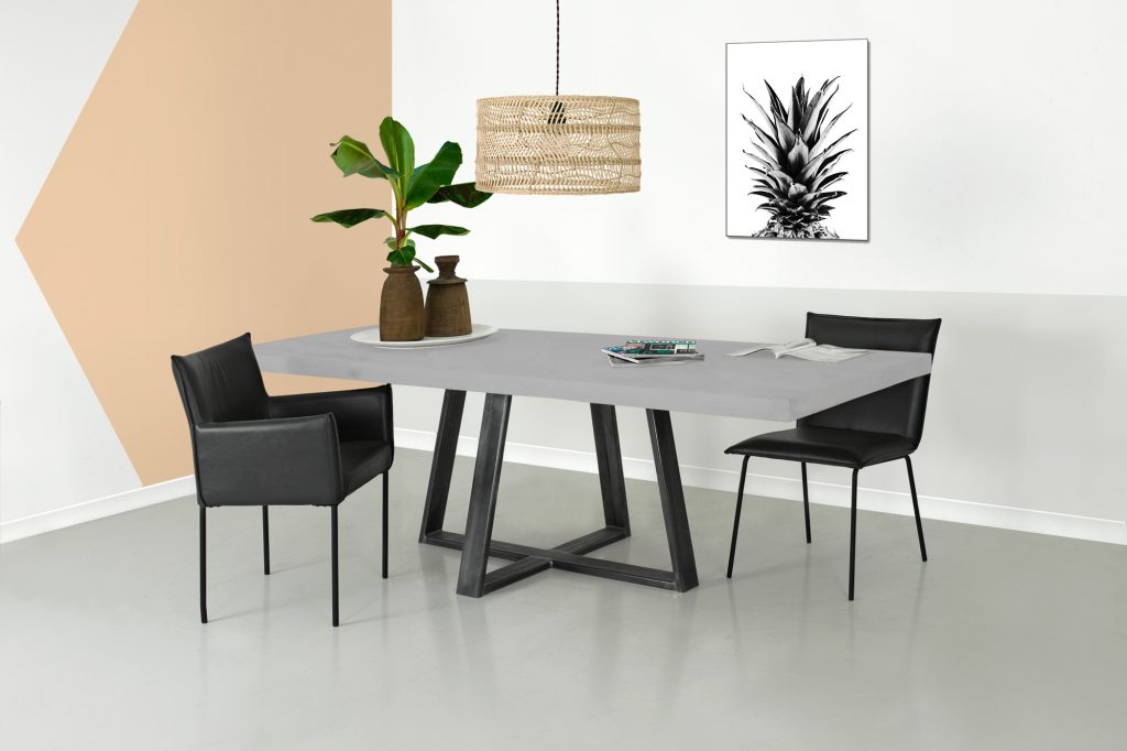 Betonlook eettafel met spinpoot Vasco op maat gemaakt
