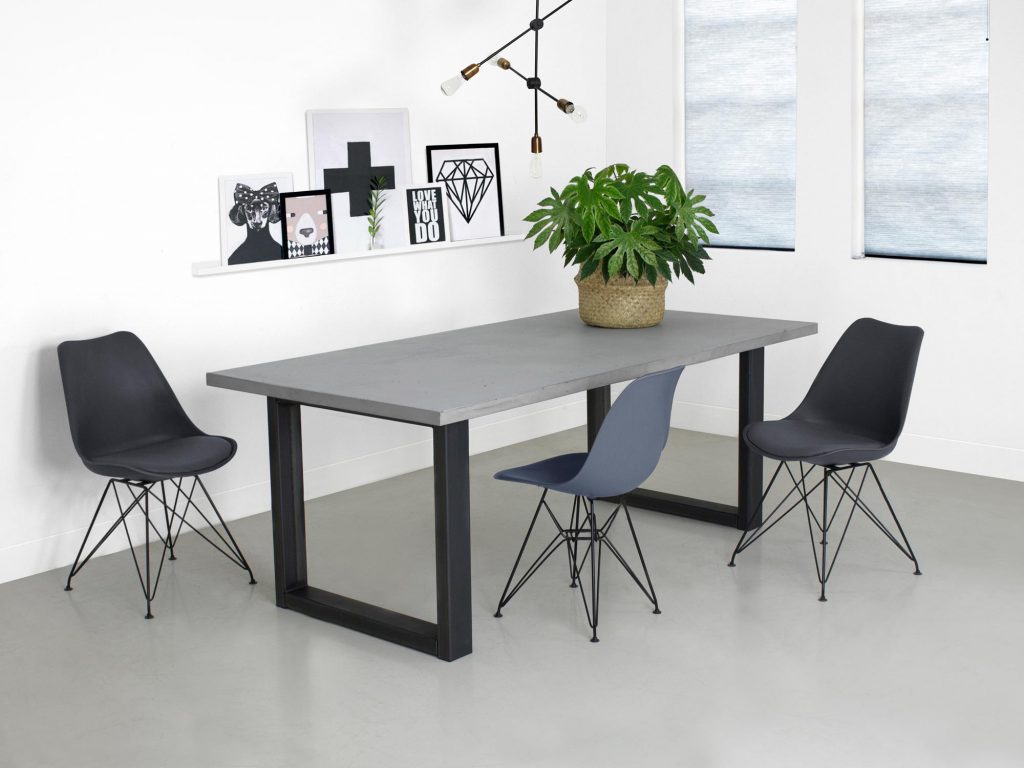 Betonnen eettafel Uno op maat gemaakt met U poot